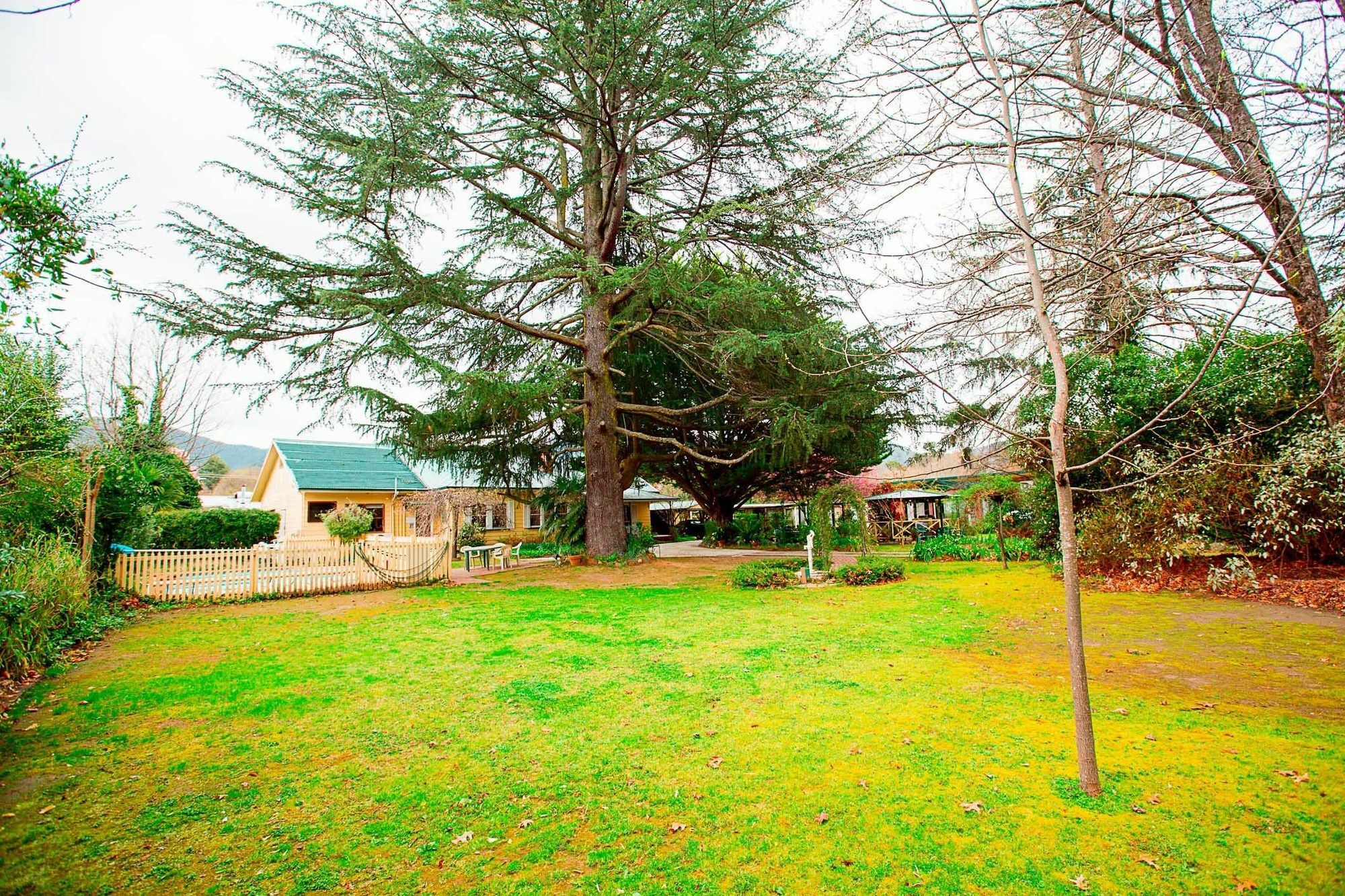 Carawatha Gardens Villa Bright Exterior foto